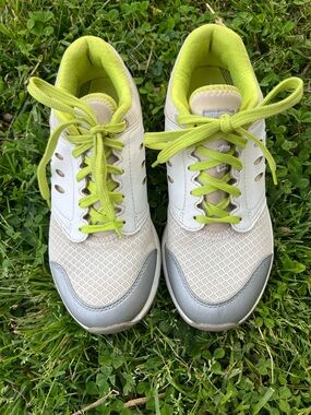 Vionic‎ Venture Walking Shoes 6.5